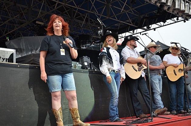 teri landreth on stage at Cheyenne Frontier Days
